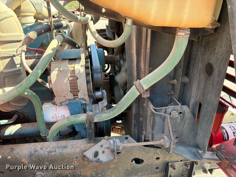 image for item EP7607 1996 International 4700 oil distributor truck