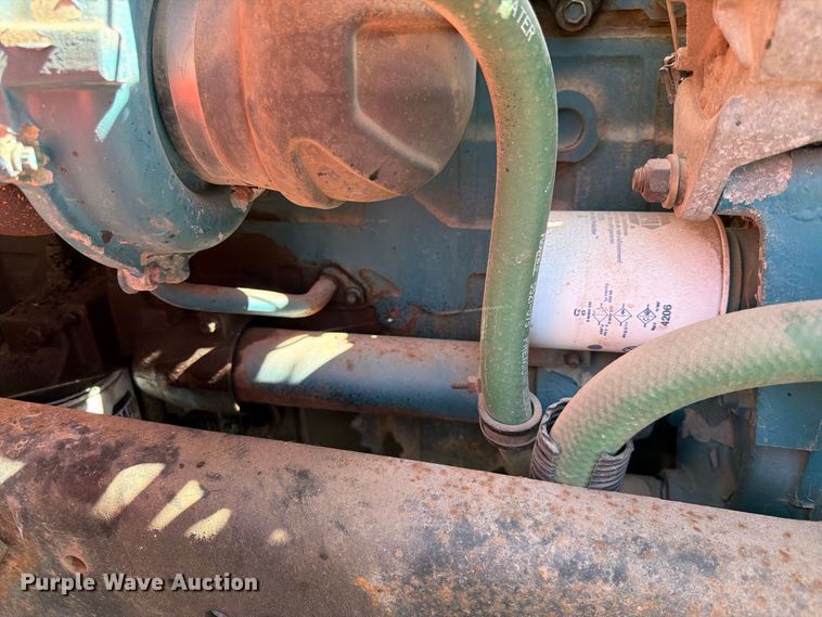 image for item EP7607 1996 International 4700 oil distributor truck
