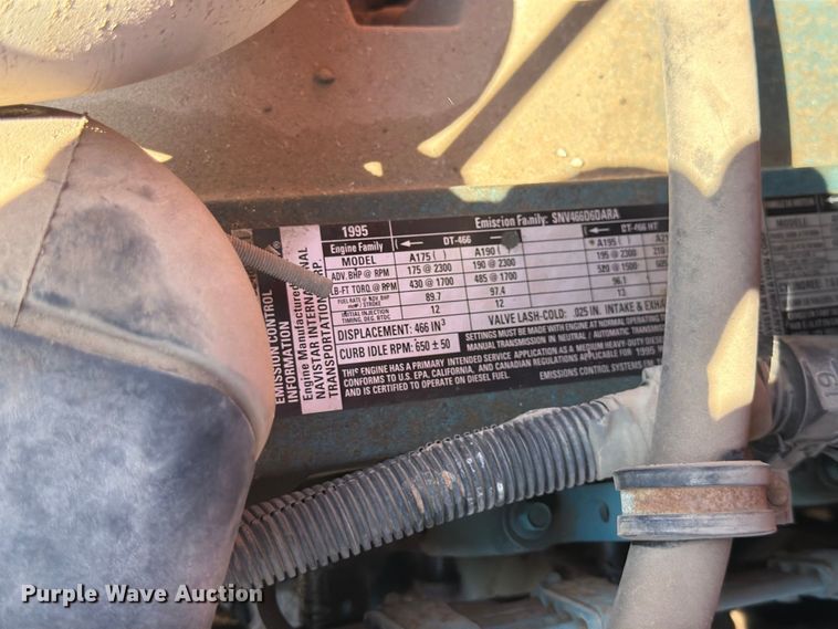 image for item EP7607 1996 International 4700 oil distributor truck