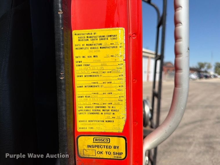 image for item EP7607 1996 International 4700 oil distributor truck