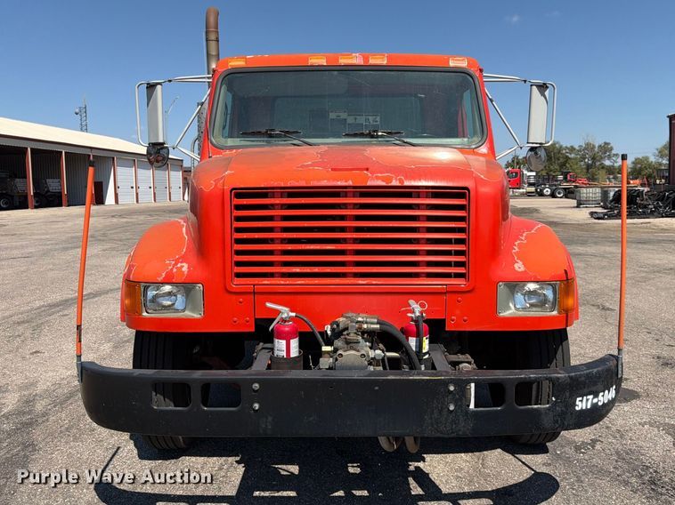 image for item EP7608 1996 International 4700 oil distributor truck