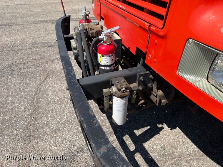image for item EP7608 1996 International 4700 oil distributor truck
