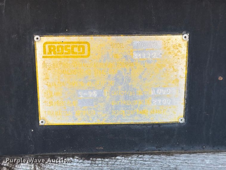 image for item EP7608 1996 International 4700 oil distributor truck