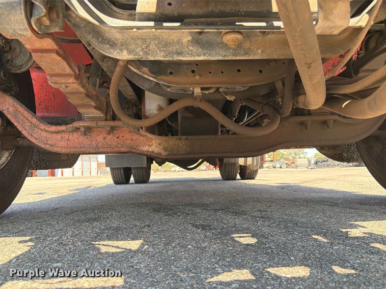 image for item EP7608 1996 International 4700 oil distributor truck
