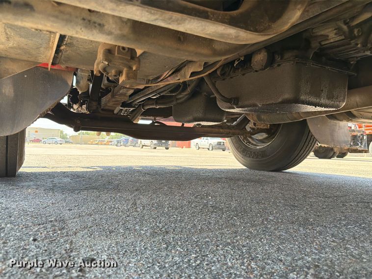 image for item EP7608 1996 International 4700 oil distributor truck