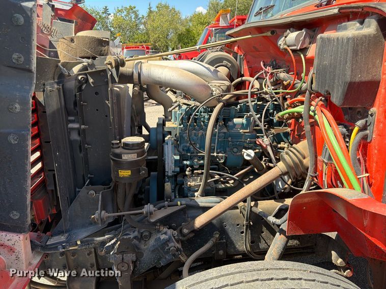 image for item EP7608 1996 International 4700 oil distributor truck