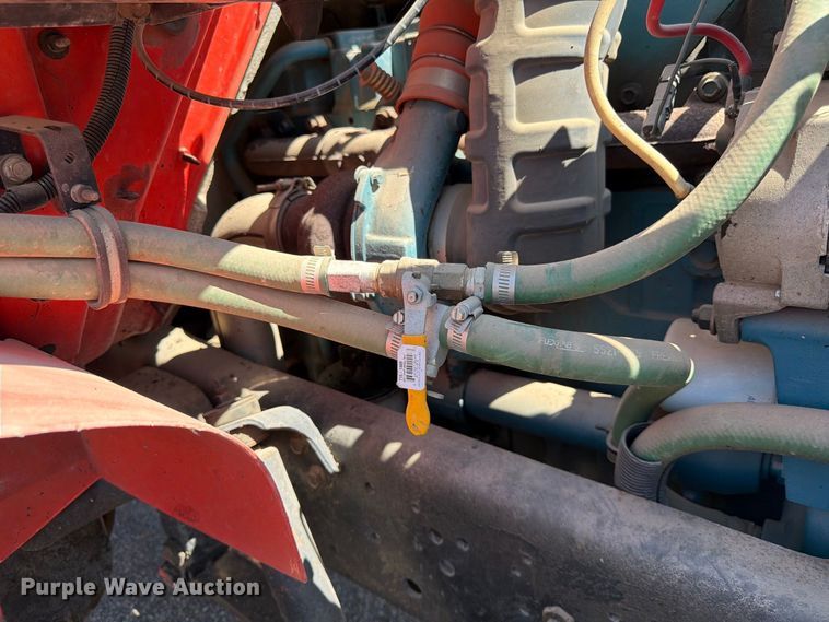 image for item EP7608 1996 International 4700 oil distributor truck