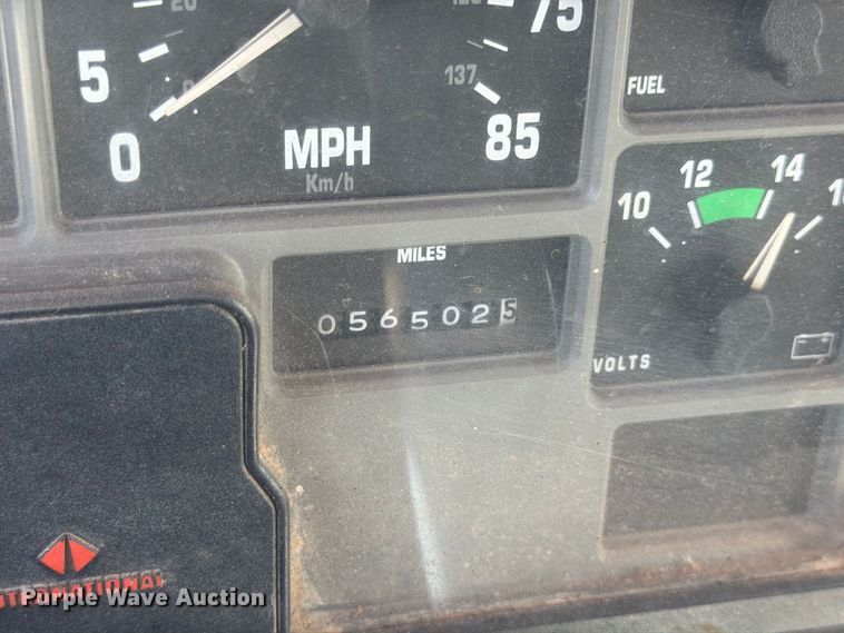 image for item EP7608 1996 International 4700 oil distributor truck