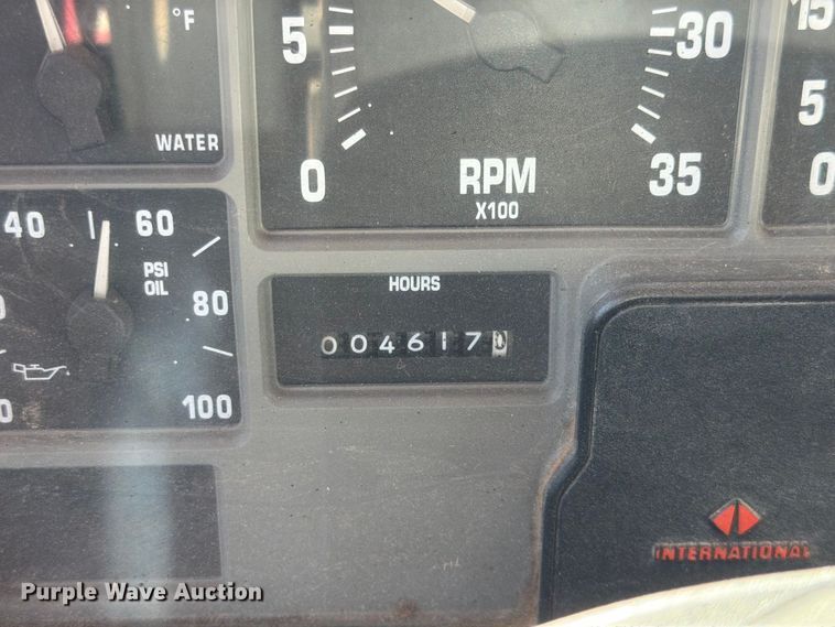 image for item EP7608 1996 International 4700 oil distributor truck