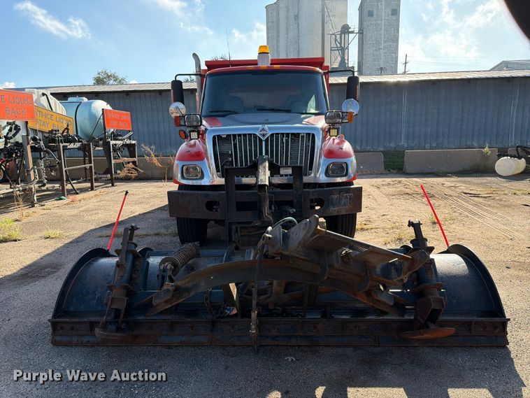 image for item EP7609 2007 International Workstar 7400 dump truck