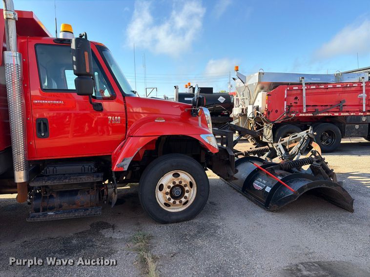 image for item EP7609 2007 International Workstar 7400 dump truck