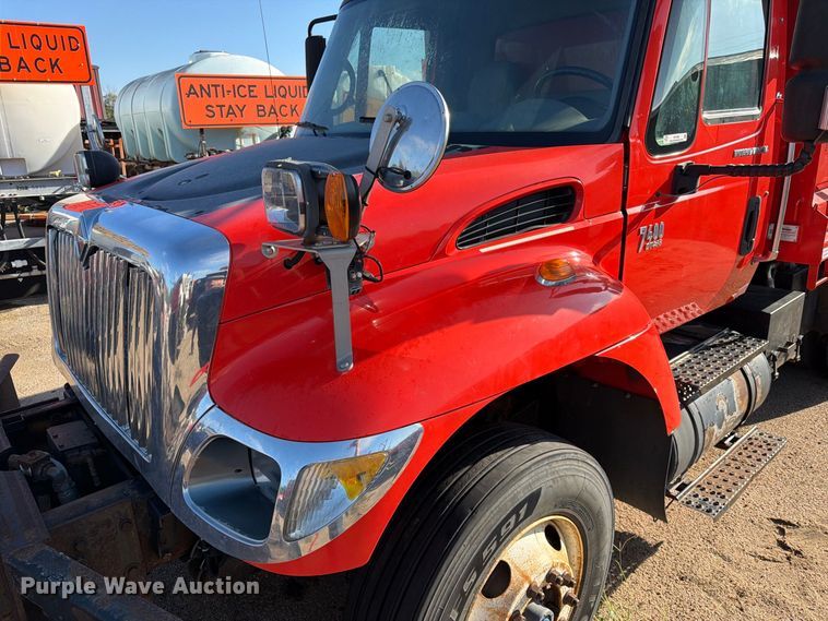 image for item EP7609 2007 International Workstar 7400 dump truck