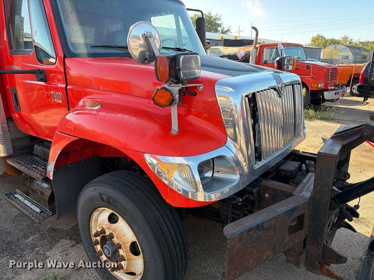 image for item EP7609 2007 International Workstar 7400 dump truck