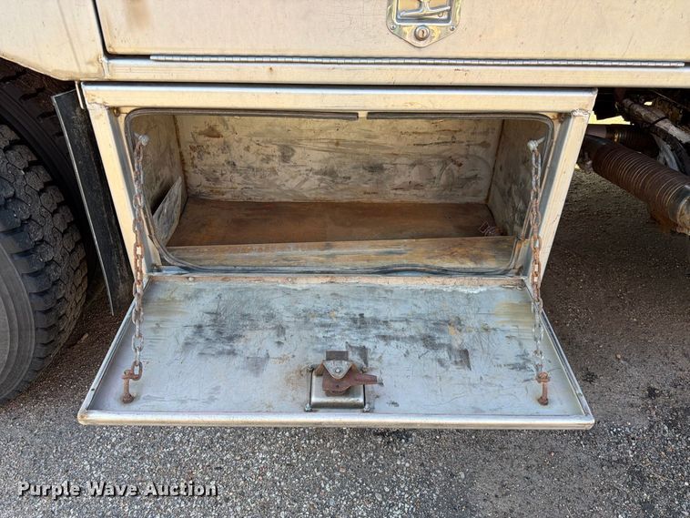 image for item EP7609 2007 International Workstar 7400 dump truck