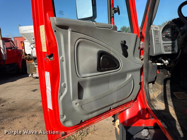 image for item EP7609 2007 International Workstar 7400 dump truck