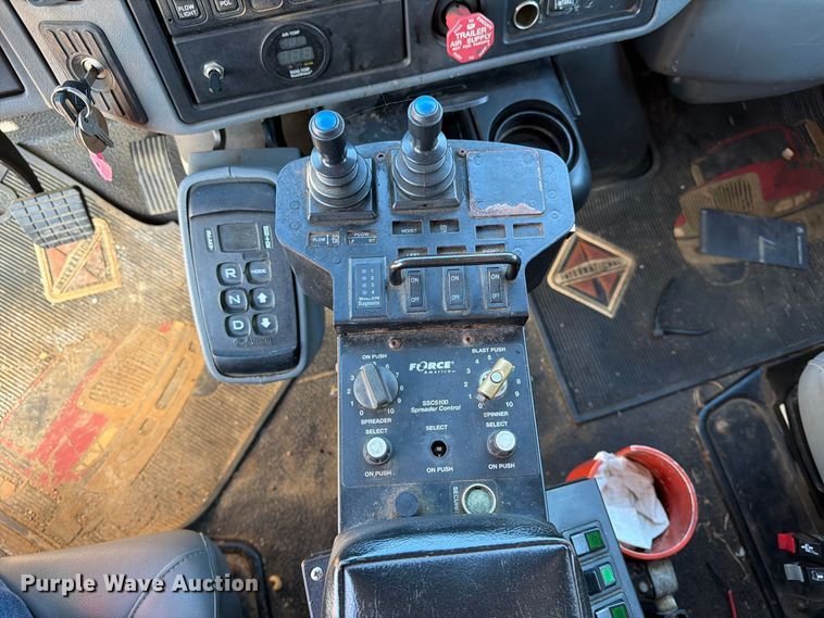 image for item EP7609 2007 International Workstar 7400 dump truck