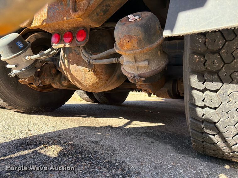 image for item EP7609 2007 International Workstar 7400 dump truck
