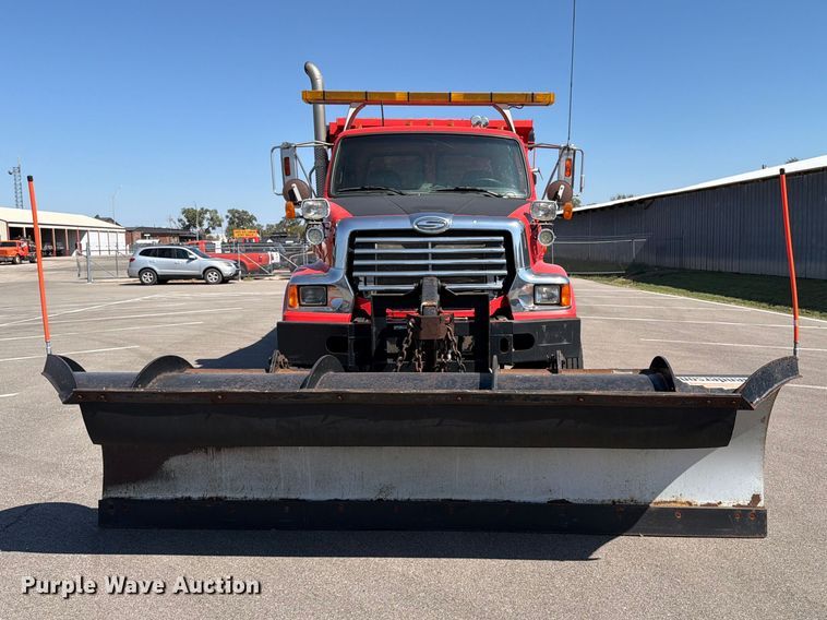 image for item EP7610 2009 Sterling L7500 dump truck