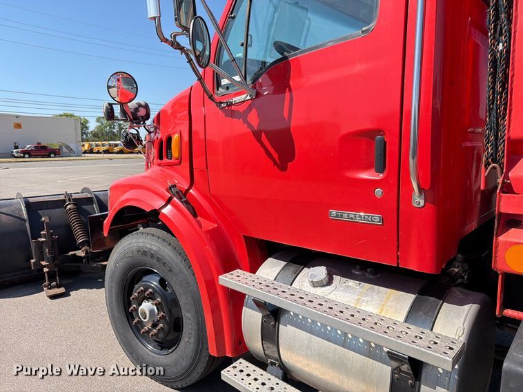 image for item EP7610 2009 Sterling L7500 dump truck