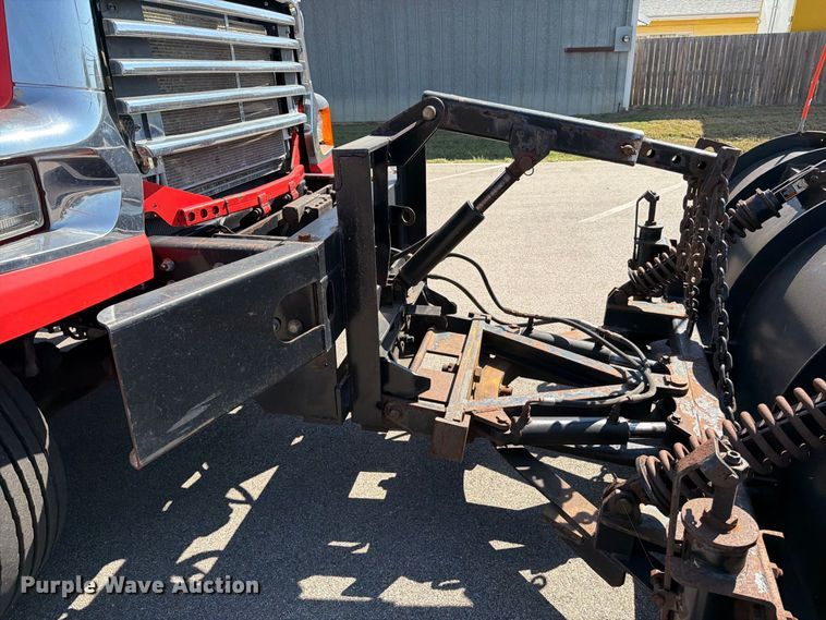 image for item EP7610 2009 Sterling L7500 dump truck