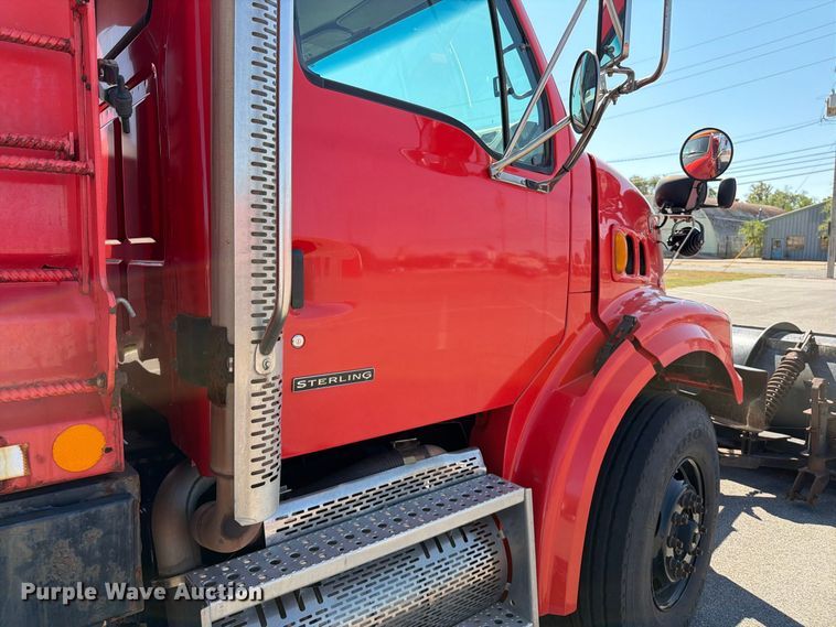 image for item EP7610 2009 Sterling L7500 dump truck