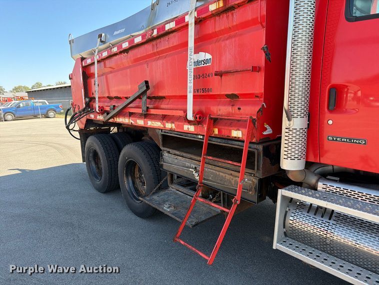 image for item EP7610 2009 Sterling L7500 dump truck
