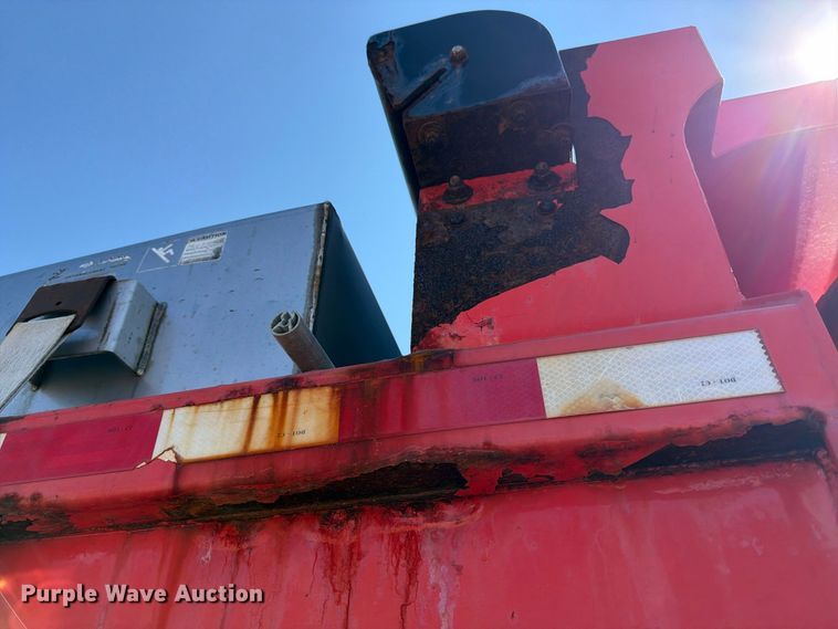 image for item EP7610 2009 Sterling L7500 dump truck