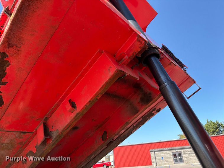 image for item EP7610 2009 Sterling L7500 dump truck