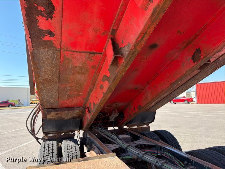 image for item EP7610 2009 Sterling L7500 dump truck