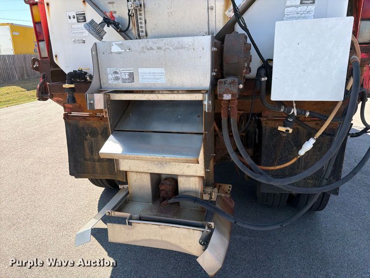 image for item EP7610 2009 Sterling L7500 dump truck