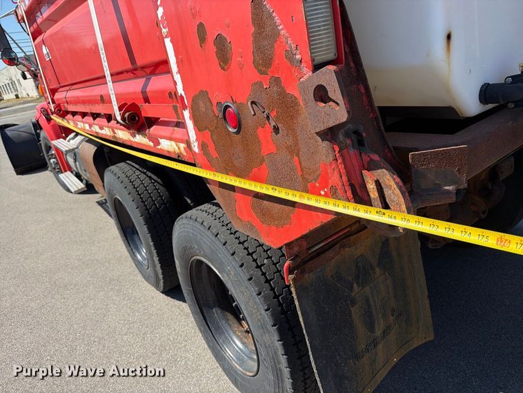image for item EP7610 2009 Sterling L7500 dump truck