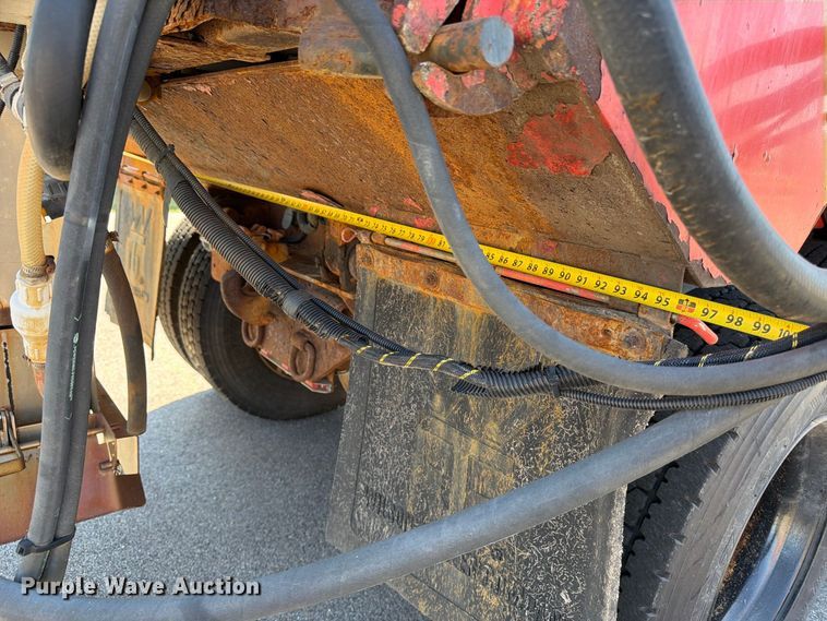 image for item EP7610 2009 Sterling L7500 dump truck