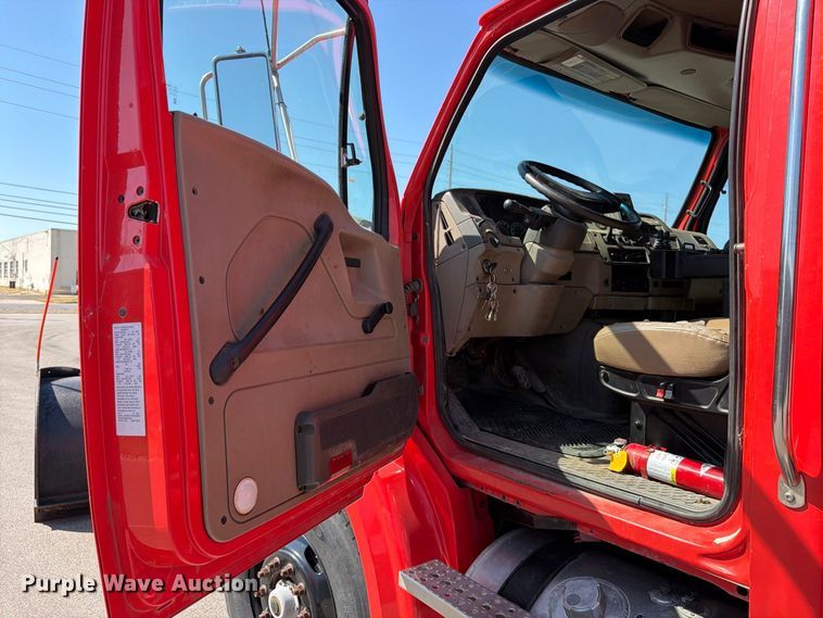 image for item EP7610 2009 Sterling L7500 dump truck