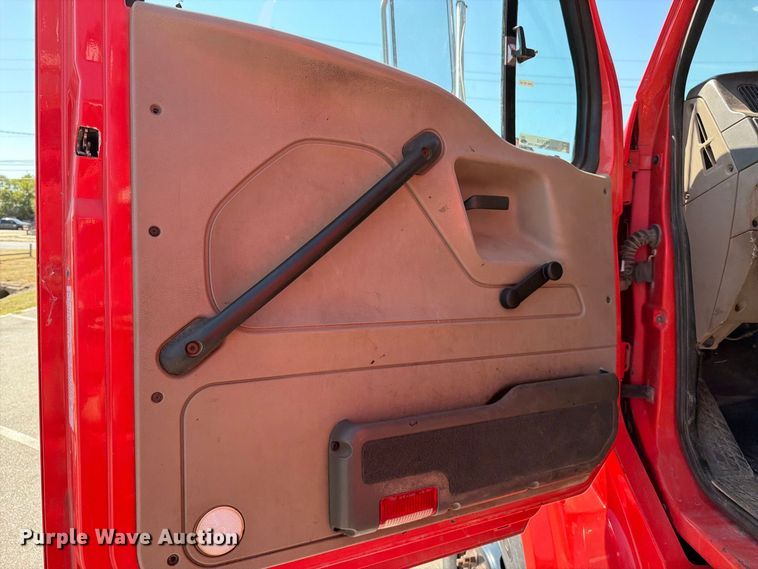 image for item EP7610 2009 Sterling L7500 dump truck