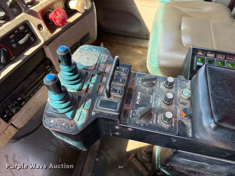 image for item EP7610 2009 Sterling L7500 dump truck