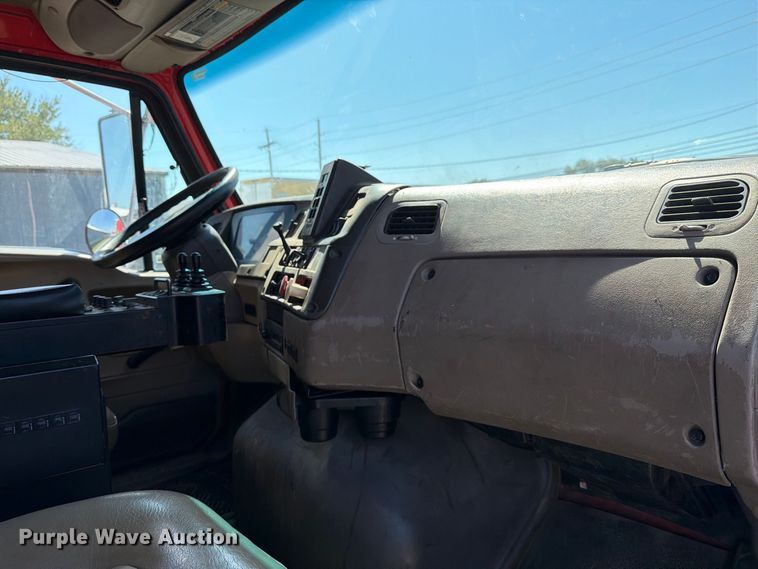 image for item EP7610 2009 Sterling L7500 dump truck