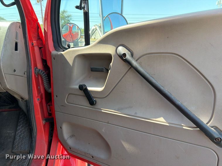 image for item EP7610 2009 Sterling L7500 dump truck