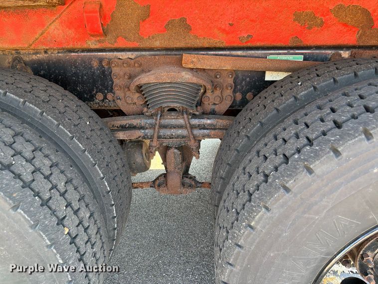 image for item EP7610 2009 Sterling L7500 dump truck