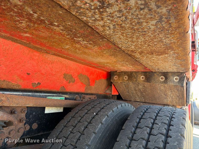 image for item EP7610 2009 Sterling L7500 dump truck