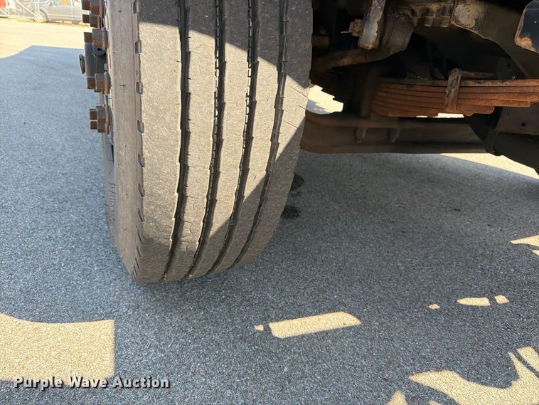 image for item EP7610 2009 Sterling L7500 dump truck