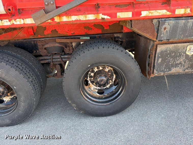 image for item EP7610 2009 Sterling L7500 dump truck