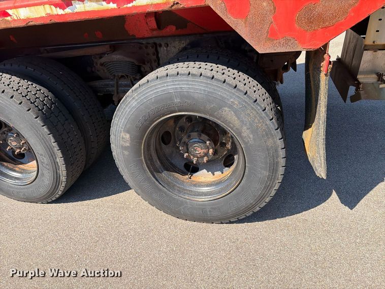 image for item EP7610 2009 Sterling L7500 dump truck