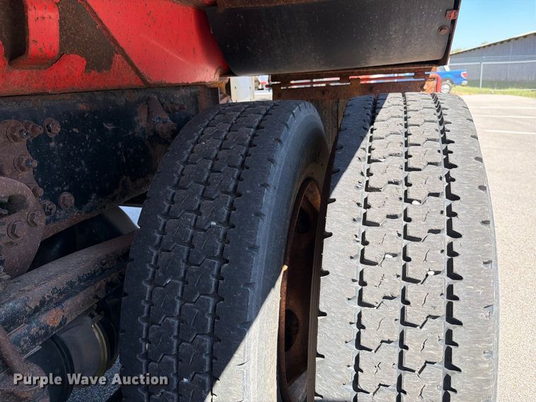 image for item EP7610 2009 Sterling L7500 dump truck