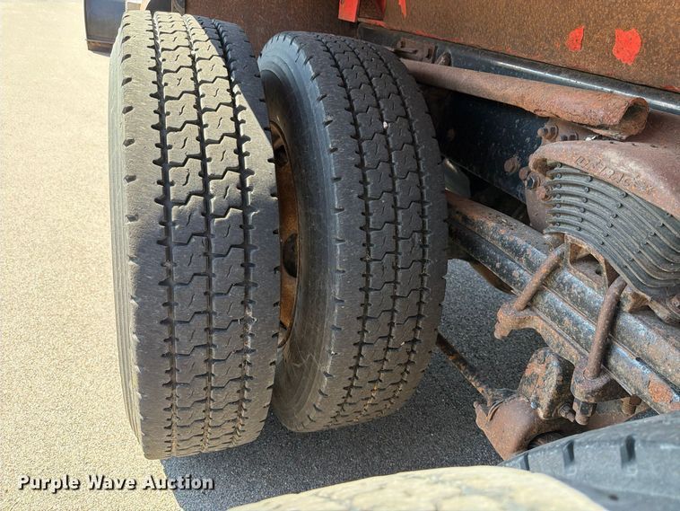 image for item EP7610 2009 Sterling L7500 dump truck