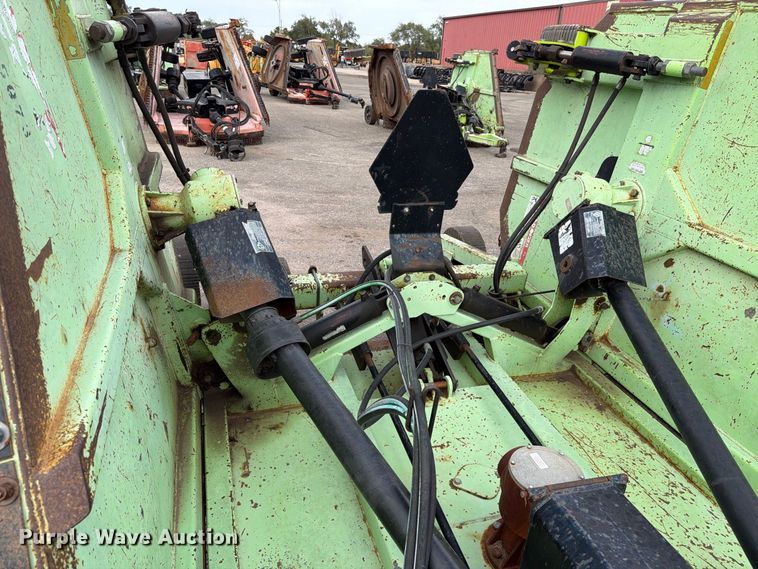 image for item EP7628 2003 Shulte XH1500 batwing rotary mower