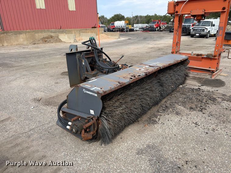 image for item EP7645 2008 Paladin Sweepster 21321MH2-0140 wheel loader broom