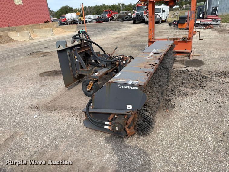 image for item EP7645 2008 Paladin Sweepster 21321MH2-0140 wheel loader broom