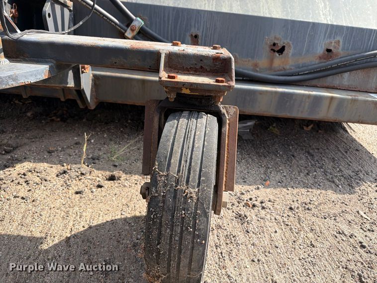image for item EP7645 2008 Paladin Sweepster 21321MH2-0140 wheel loader broom