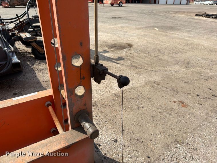 image for item EP7646 1989 Nugier H100-14 AP BD  hydraulic press
