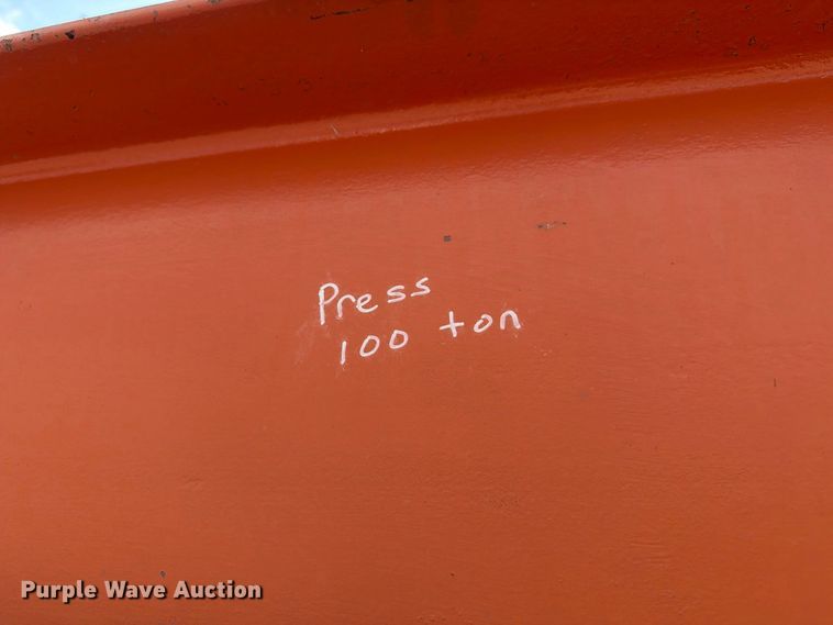 image for item EP7646 1989 Nugier H100-14 AP BD  hydraulic press